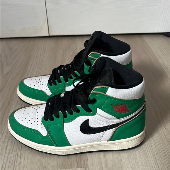 Jordan 1 Retro Lucky Green - Picture 5 of 7